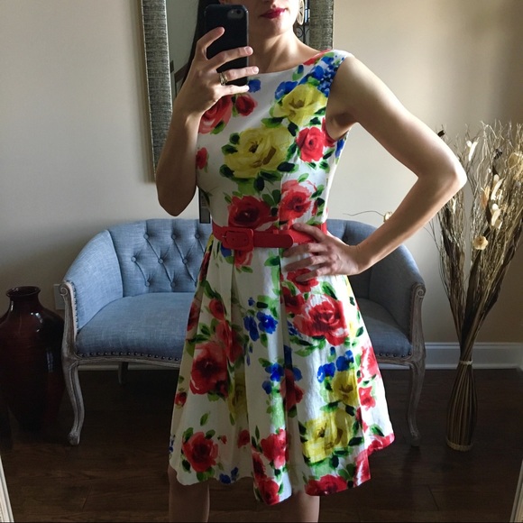 ✨ Floral Tahari Dress - Picture 3 of 8